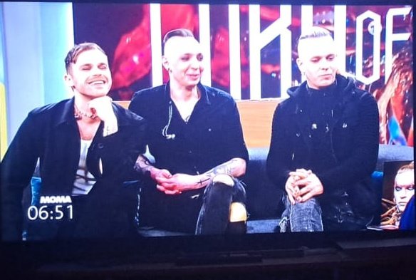 morgana12_'s tweet image. Wenn die ❤️Band im TV zum Frühstück kommt...
@LordOfTheLost @Doomsday_disco #lordofthelost #lostie #lotl #unserliedfürliverpool #bloodandglitter