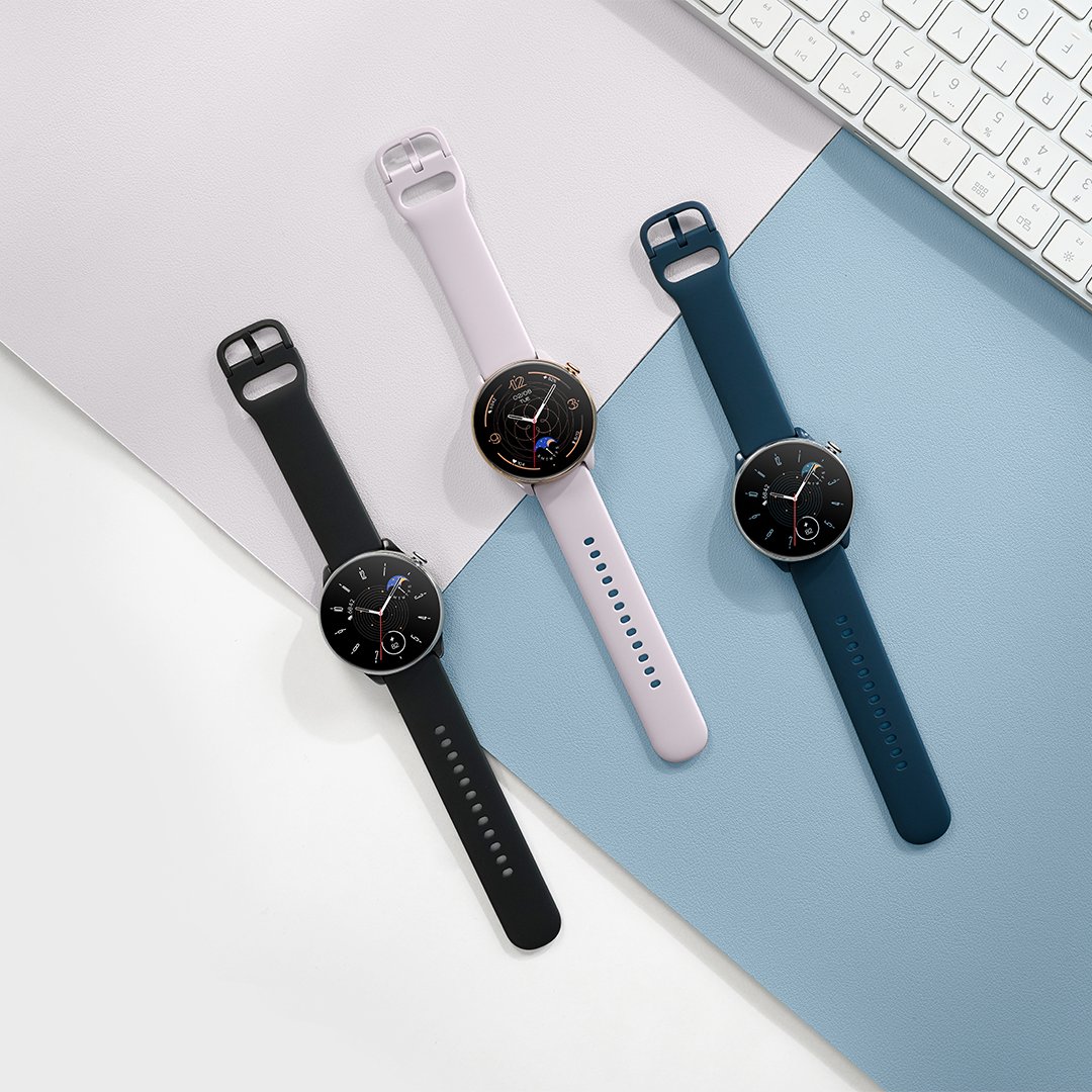 amazfit_id's tweet photo. Udah siap buat #MaxPowerMaxStyle, Amazfans? 🥳
Hadir dengan tiga varian warna yang super kece dan stylish, ada Midnight Black, Misty Pink, dan juga Ocean Blue. Apa warna favorit kalian? 🥰😍🤔
#Amazfit #AmazfitIndonesia #Smartwatch #SmartwatchAmazfit #GTRMini #AmazfitGTRMini https://t.co/yFNjU27iQ0