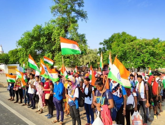 AJAYKUMARKISAN4's tweet photo. SSC कॉन्स्टेबल भर्ती 2018 रिक्त पदों को भरने हेतु दिल्ली हाई कोर्ट द्वारा आदेश दिया गया है और इधर केंद्र सरकार द्वारा 130000 सीआरपीएफ की नई नियुक्तियों हेतु नोटिफिकेशन जारी किया है 5 साल बीत गए न्याय की गुहार हेतु आखिर हमें न्याय कब मिलेगा @narendramodi @AmitShah @HMOIndia https://t.co/FaagydPxyd