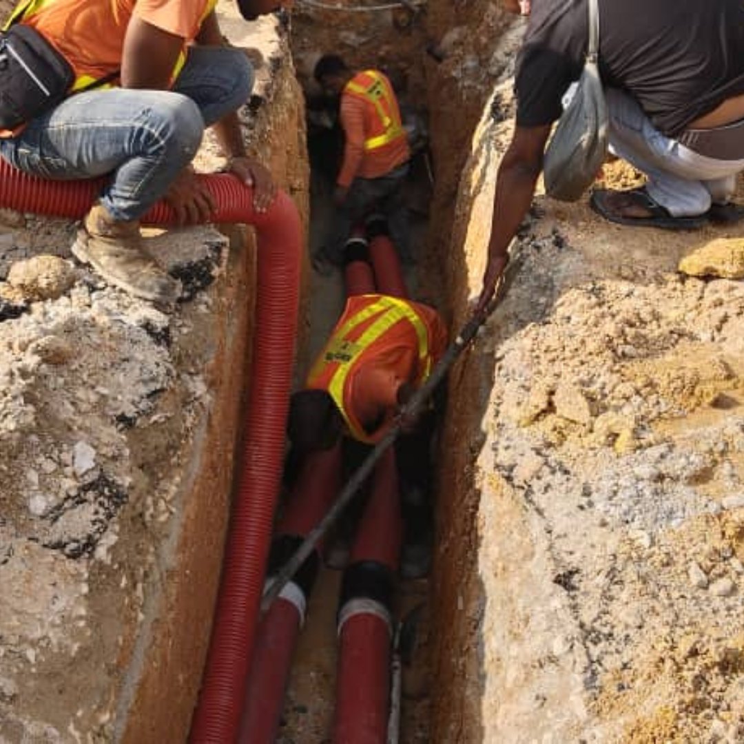 With precise and efficient concrete core drilling, piping installation at the Mutiara site is a success! 

#concretecoredrilling #concretedrilling #coredrilling #concretecutting #diamondcoredrilling #concreteservices #constructionservices #industrialdrilling #concretecontractor