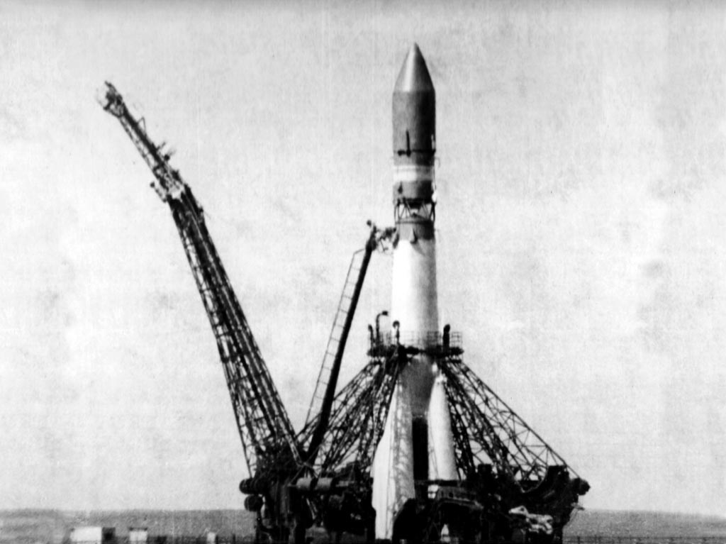 Космический корабль Восток 1 Гагарина 1961. Байконур Восток 1 1961. Байконур Восток 1 Гагарин. Космодром Байконур и корабль Восток 1.