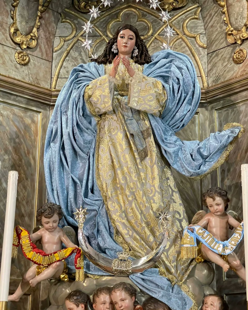 HdadCalleReal's tweet photo. 🔵La Patrona de la Villa de Castilleja presidiendo, de nuevo, el altar mayor de la parroquia, en este tiempo de Pascua Florida. 

#Castilleja #HermandadCalleReal https://t.co/9XS4HWIE6E