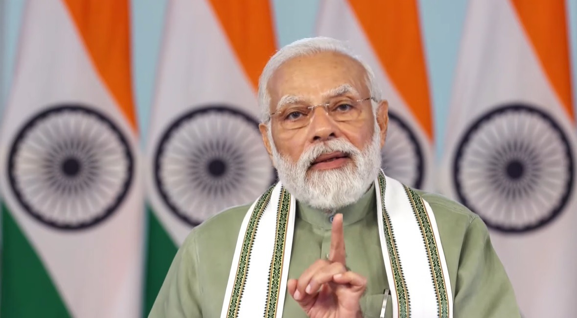 GkumarMorwal's tweet photo. शूरवीरों की धरती राजस्थान को आज हमारी सरकार नई संभावनाओं और अवसरों की धरती बना रही है।
#राजस्थान देश के Top #Tourist_Destination में से एक है।
राजस्थान की कनेक्टिविटी को लेकर बीते वर्षों में जो काम सरकार ने किया है, वो अभूतपूर्व है।
- पीएम @narendramodi https://t.co/lQENtVQnDT