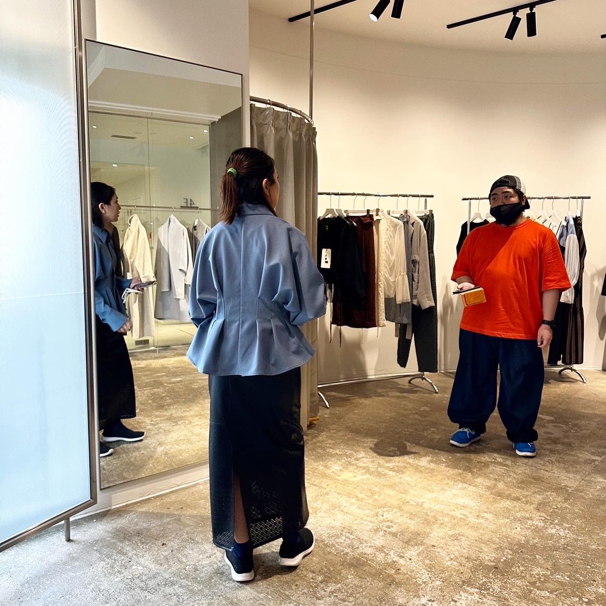 sami72u's tweet photo. #ギロチンメソッド 主宰と展示会に行ってきました🎉
とある打ち合わせも兼ねて…✨
もうすぐお知らせ出来るかな( * ॑꒳ ॑* )⁉️
#limue #リミュ #展示会
https://t.co/AorttBX7iL
https://t.co/8kVZ3MKT2p https://t.co/94X3Bk9uzf