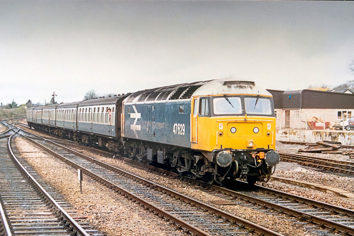 Class 47, 47629 arriving at Salisbury from the west on the 28th March 1988. #Class47 #trains