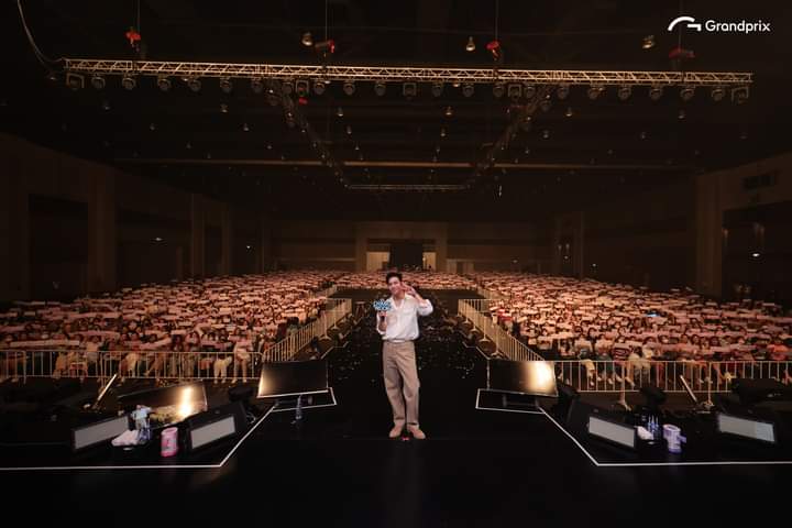 MPlay_2021's tweet photo. จีชางอุค” ละมุนไม่ไหว! แฟนไทยเขินตัวบิด “2023 JI CHANG WOOK FAN MEETING <REACH YOU> in BANGKOK” ฟินทุกตรง! สมการรอคอย 6 ปี
ข่าวเต็ม>https://t.co/MhFyUHQVzF
#JiChangWook #지창욱
#อุคจ๋ามาไทย #JCWFMinBkk #ReachYouinBangkok
#GrandPrixXpectrum #HSEntertainment https://t.co/XVjk4xy0Ya