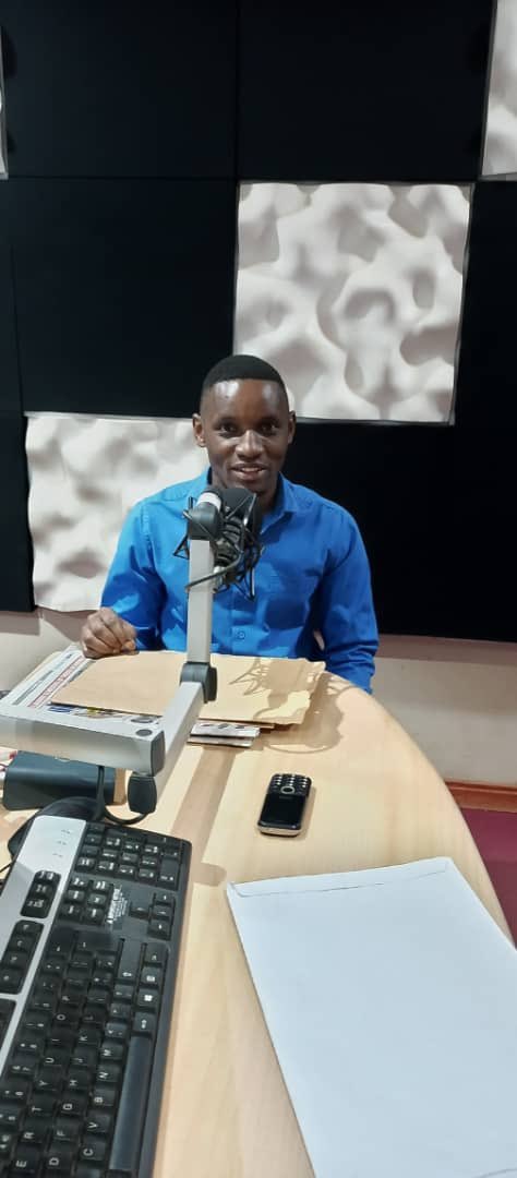 Dr Luswata Alex (@luswataalex3) on Twitter photo I was hosted on <a href="/892cbsFm/">CBS FM Emmanduso</a> and had deliberations on matters of Medical Interns. Medical Interns are not students but graduates in their respective courses (Medicine &Surgery,Pharmacy,Nursing,Midwifery). According to the laws of Uganda 🇺🇬 they must be subjected to a one year… I was hosted on <a href="/892cbsFm/">CBS FM Emmanduso</a> and had deliberations on matters of Medical Interns. Medical Interns are not students but graduates in their respective courses (Medicine &Surgery,Pharmacy,Nursing,Midwifery). According to the laws of Uganda 🇺🇬 they must be subjected to a one year…
