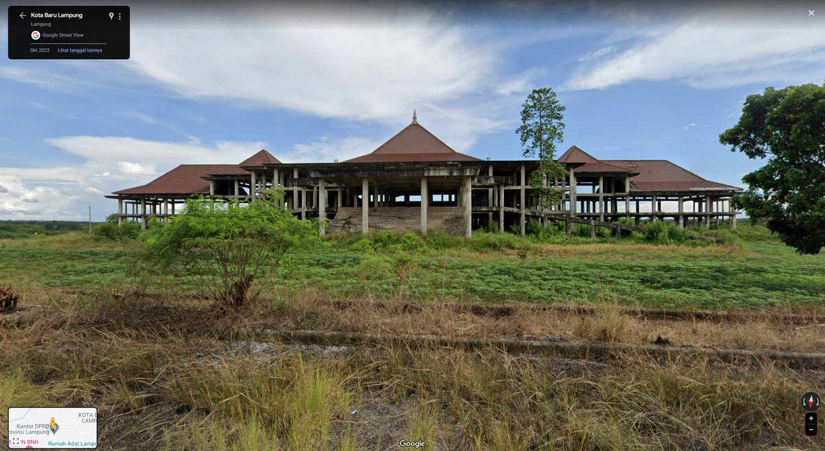 PartaiSocmed's tweet photo. Penampakan mangkraknya Kota Baru Lampung yang tidak mau disebut mangkrak https://t.co/LV7kEQJnE6