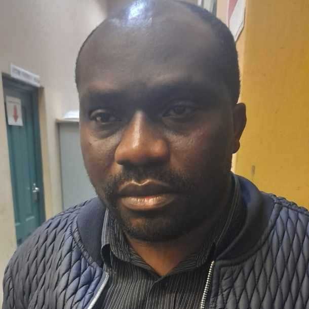 TheTruthPanther's tweet photo. JUST IN: A Congolese fake doctor, Ilunga Pierre Mwenze, 38, who was arrested after he was caught red-handed practising as a doctor without being registered with the HPCSA, was released on R5000 bail on Tuesday by the Hendrina Magistrates’ Court in Mpumalanga. https://t.co/foJ1owMHqi