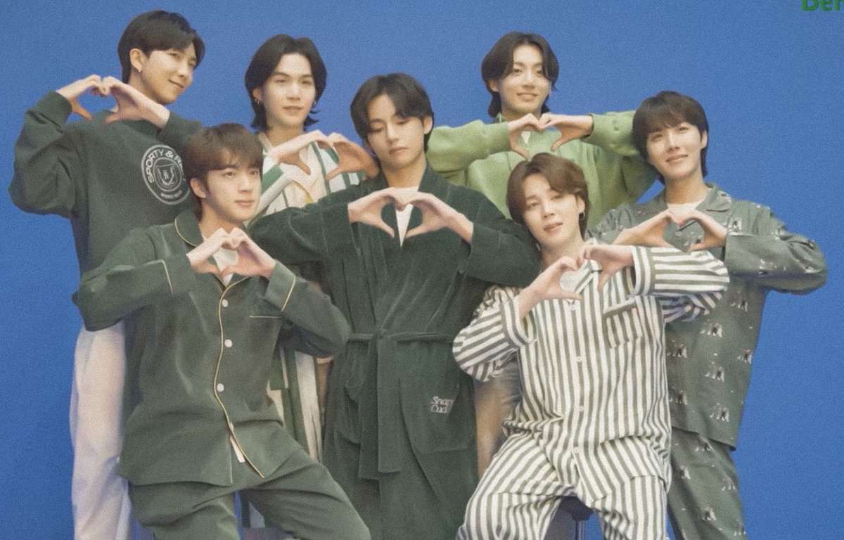 Smile7Kookie's tweet photo. Our OT7 together! 💜 🥹 https://t.co/7u4ljKc2eg