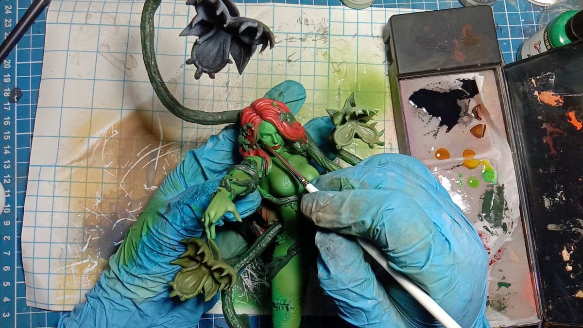 Follow me on twitch where we stream painting figures and stuff 

twitch.tv/kaizenminis

#streamer #miniaturepainter #Artists #art #scalemodel #PoisonIvy #dc
