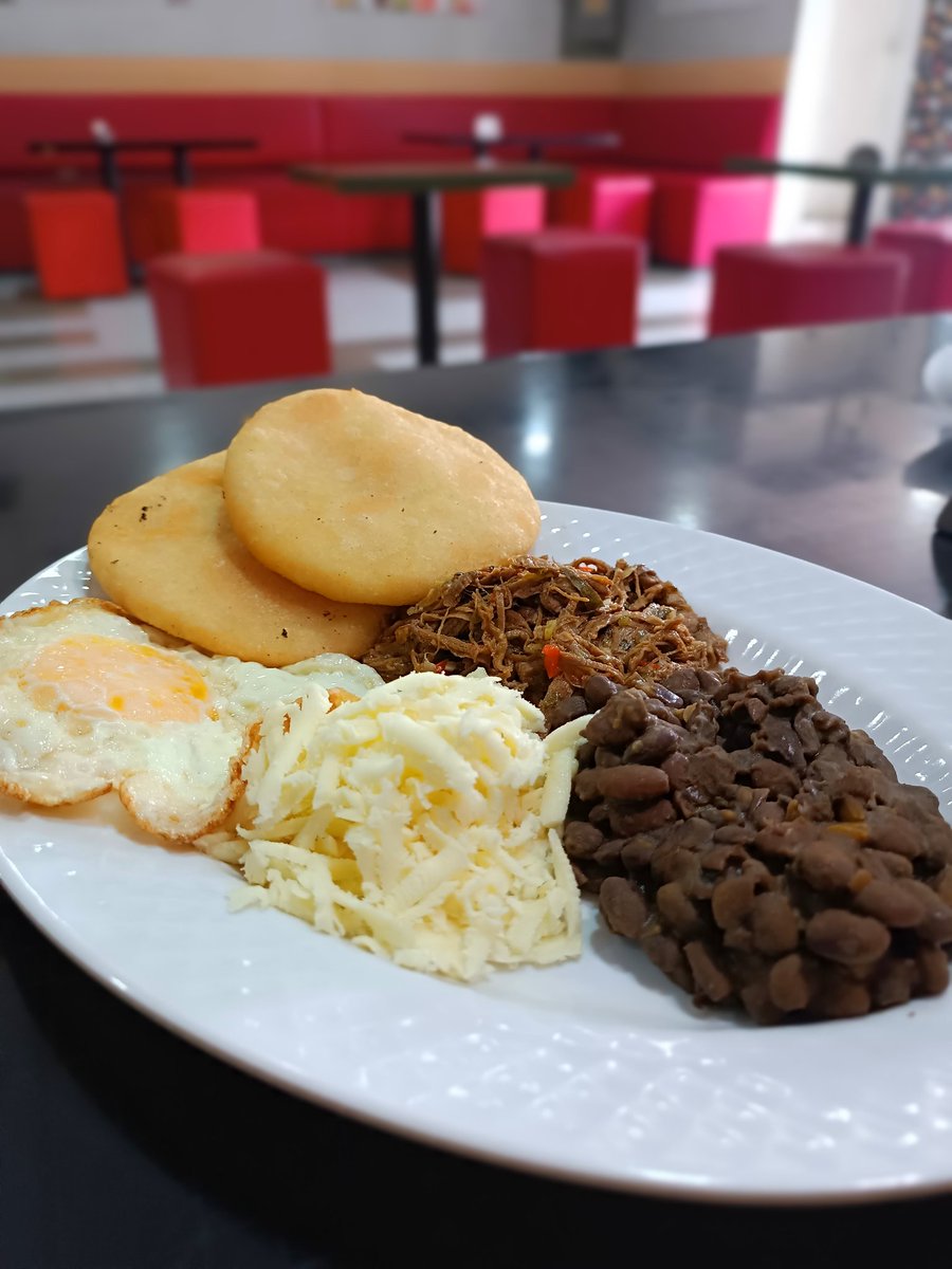 AndyRockstar's tweet photo. Amigos si están en #Carrizal #LosTeques #SanAntonioDeLosAltos 
Les recomiendo los Desayunos Criollos que tienen los amigos de Cappuccino VZLA en el Centro Comercial Tibisay https://t.co/Ix2pjLYARA