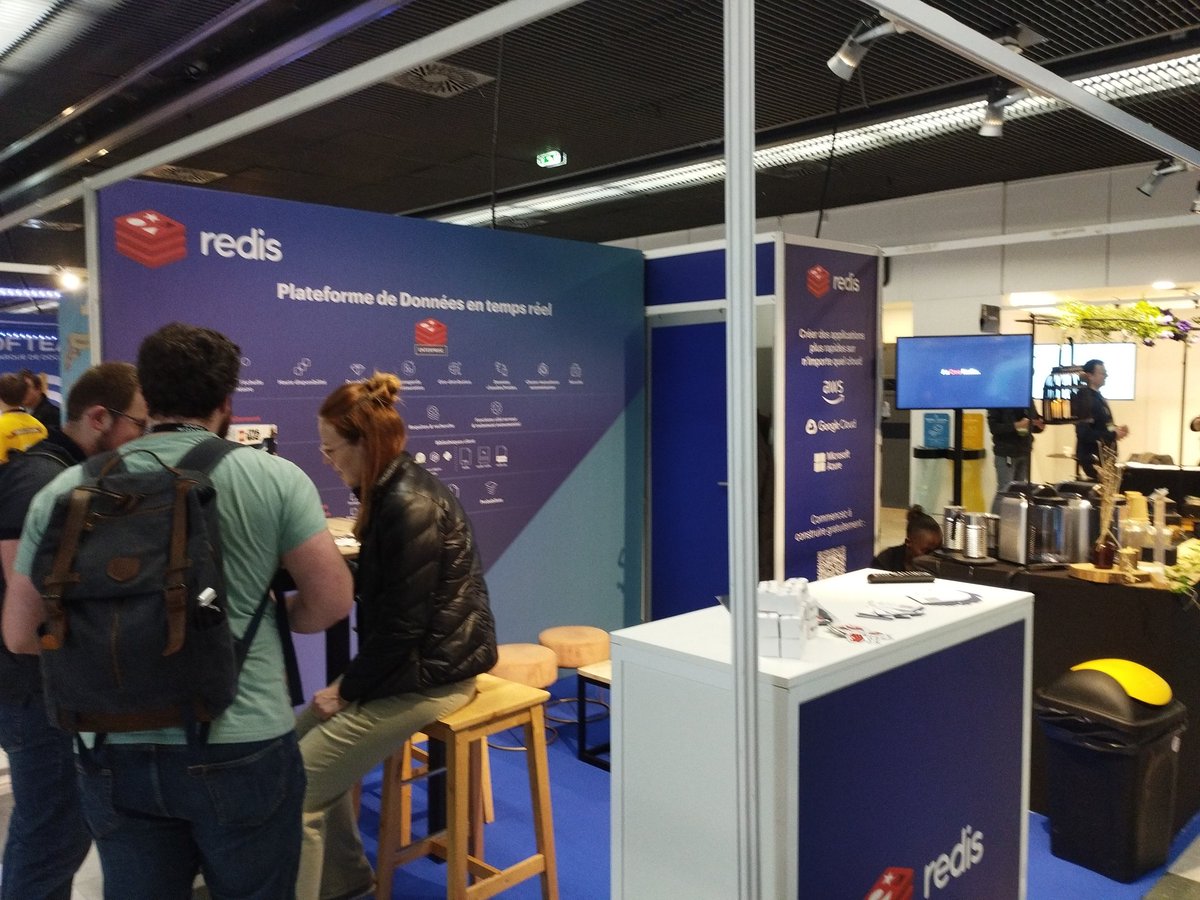 Viens boire un café sur le stand #redis #nosql au #DevoxxFR . On pourrait changer ta manière d'utiliser redis.... <a href="/pierrotlambert/">Pierre Lambert</a> <a href="/Redisinc/">Redis</a>