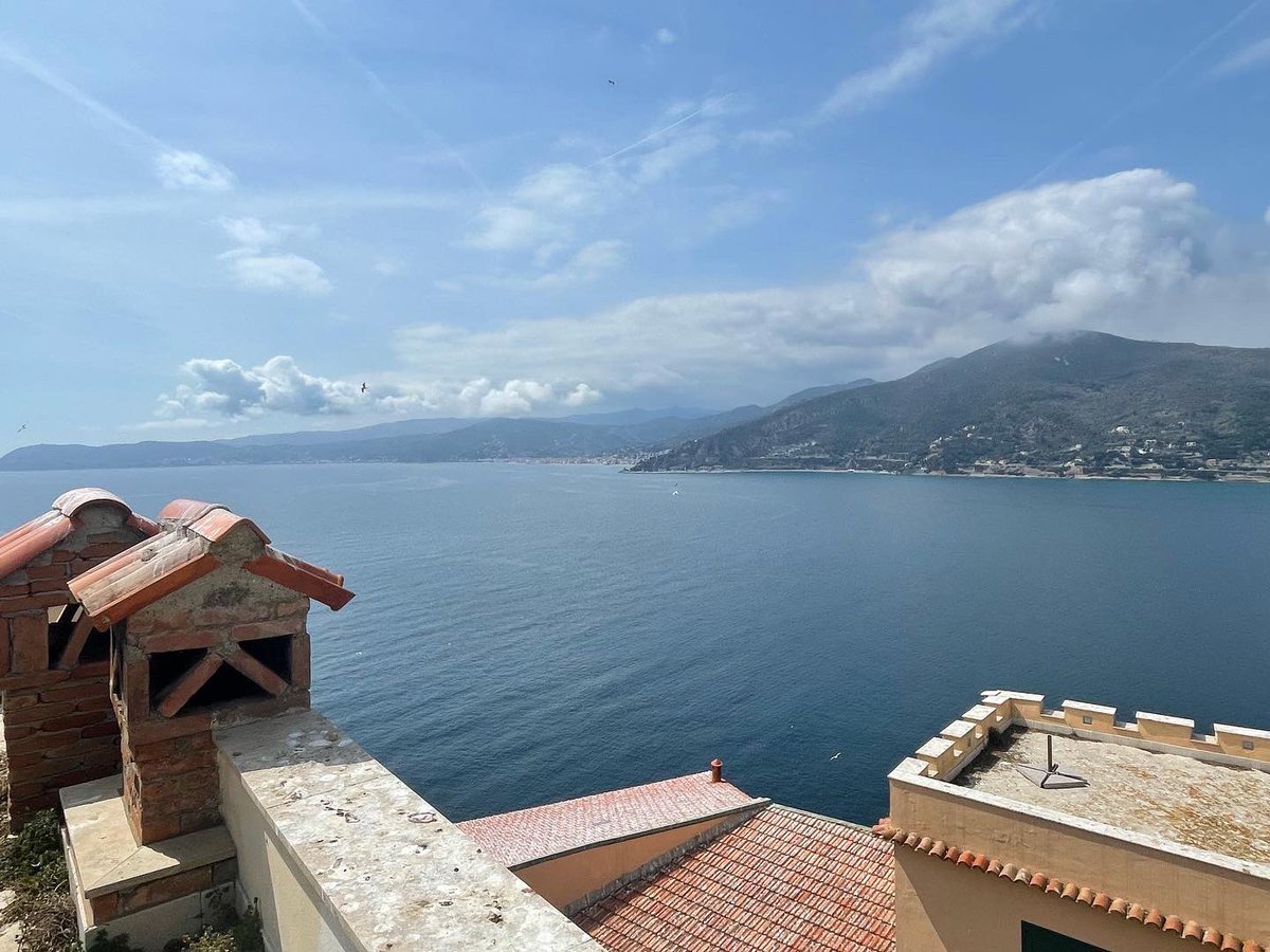 iavegno's tweet photo. #isolagallinara un grande progetto europeo per l’outdoor marino e per riaprire ciò che è chiuso https://t.co/QGkBAhLudl