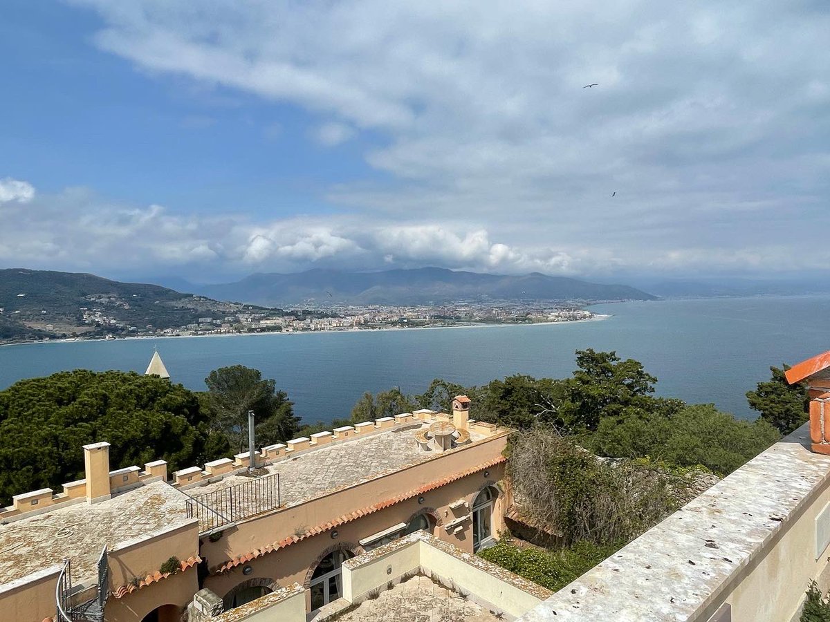 iavegno's tweet photo. #isolagallinara un grande progetto europeo per l’outdoor marino e per riaprire ciò che è chiuso https://t.co/QGkBAhLudl