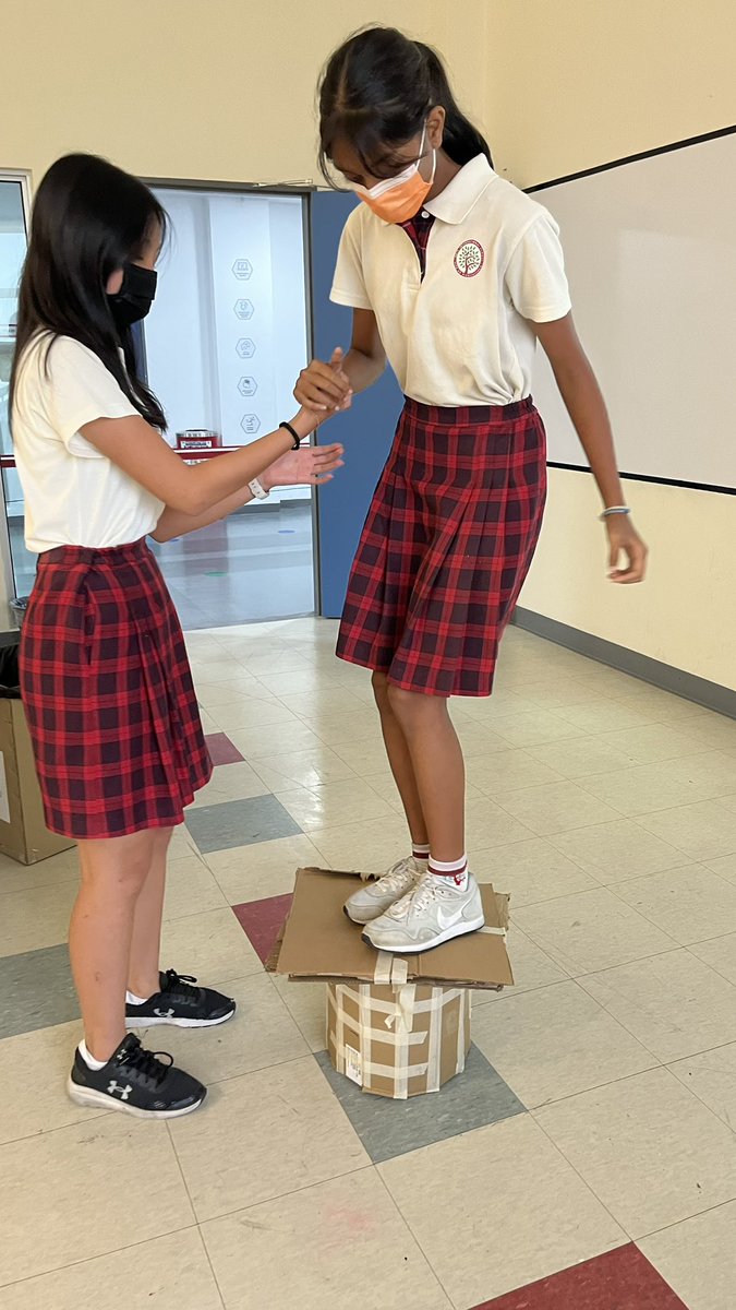 CharleenCreates's tweet photo. STEAM Week fun with yr8 PD - making cardboard structures! @HELPISKL @DT_Chat #STEAMweek @Steam https://t.co/ukBhR1Ugp0