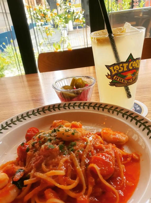 Tonyroofer's tweet photo. 너무 맛있엇던 새우토마토 파스타~♡♡

#새우 #토마토파스타 #오후 #점심 #오늘도 #화이팅 https://t.co/qnFFcUNLFx