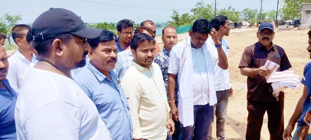 BiswalSouvic's tweet photo. ସମସ୍ତଙ୍କୁ ମୋର ଆନ୍ତରିକ ଶୁଭେଚ୍ଛା ଜଣାଇବା ସହ ଅଶେଷ ଧନ୍ୟବାଦ୍ ଜ୍ଞାପନ କରୁଛି।🙏
#ବିକାଶ_ପଥରେ_କଟକ_ମହାନଗର 🛣️ #ChoudwarCuttack
#DevelopmentWorksInCuttack 👏 https://t.co/zQHxs8fwvw