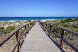 Cris202169's tweet photo. ¿Alguien va hoy a la playa? Voy solo y necesito que me den crema… #elche #arenalesdelsol #cruising #carabassi #urbanoba #granalacant #playa #sex #beach https://t.co/mpjYUf1Tfa