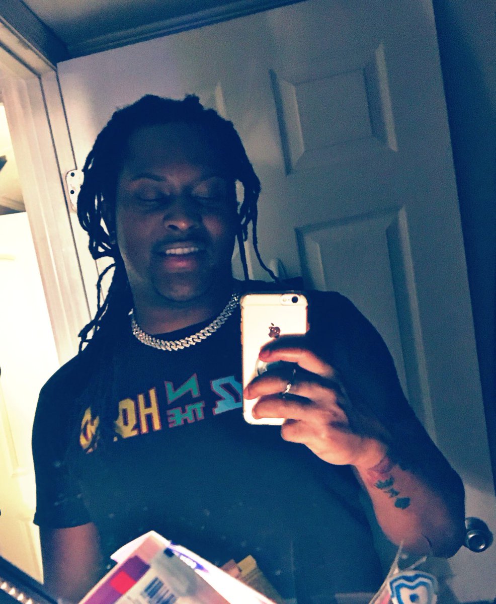 SoulReaperJonny's tweet photo. She said I’m too street for her…so I told her stay inside den https://t.co/0of9SOvFFB