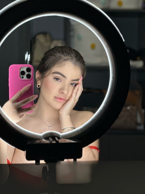 pretty face 🥰🦭 https://t.co/gVK5qNMN1w