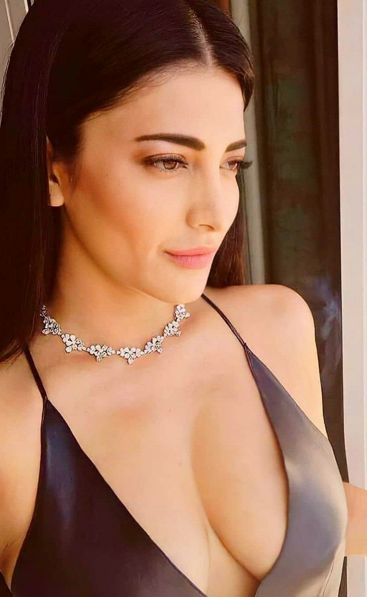 tolly_censor's tweet photo. #Shruthihaasan #ShrutiHasan  @shrutihaasan @ShrutiHassanFC https://t.co/oCgsAYTpLC