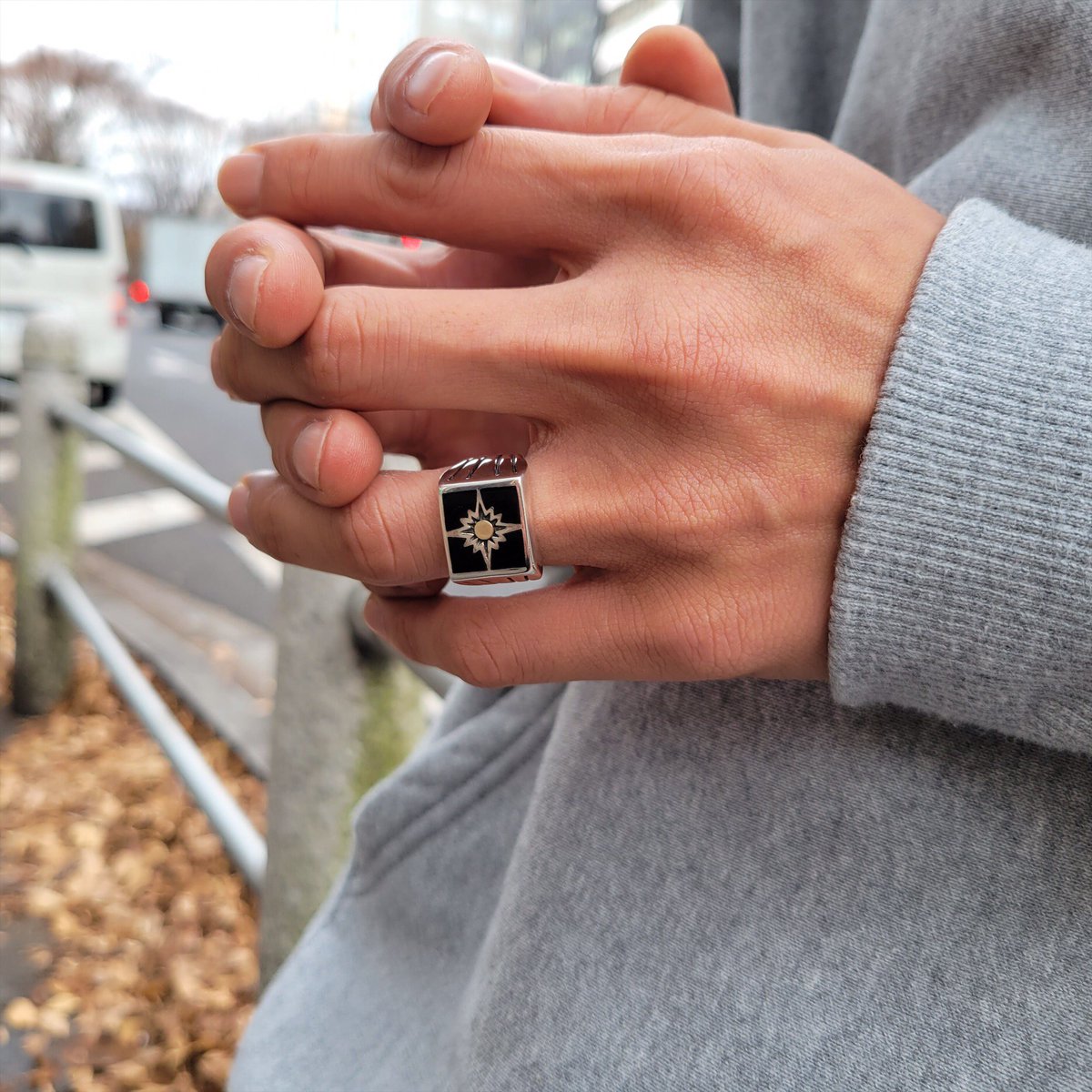 SAADSILVER_1998's tweet photo. 💎【SAAD PREMIUM】シグネットリング💎
中央のサンシンボル部分にK18ゴールドを使用✨
リングの内側にはダイヤモンドがセットされた
贅沢なリング😎💍
🔗https://t.co/wCbFdJsJDX
#saad
#saadsilver
#saadstaffsnap https://t.co/9qezmIrqDS