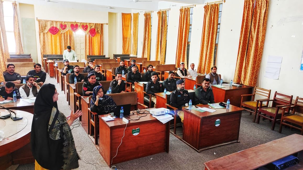 SBolochistanpk's tweet image. On March 21, 2023, a training session for LEAs (Law Enforcement Agencies) was conducted in Chaman, which was attended by 35 police officers. #police #lEAs @UNHCRPakistan @AbdulAwadood