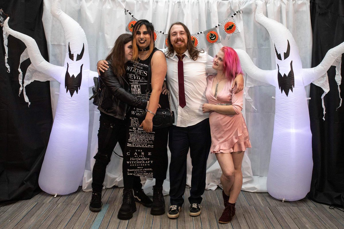 Drop your favorite photo(s) with your partner(s)