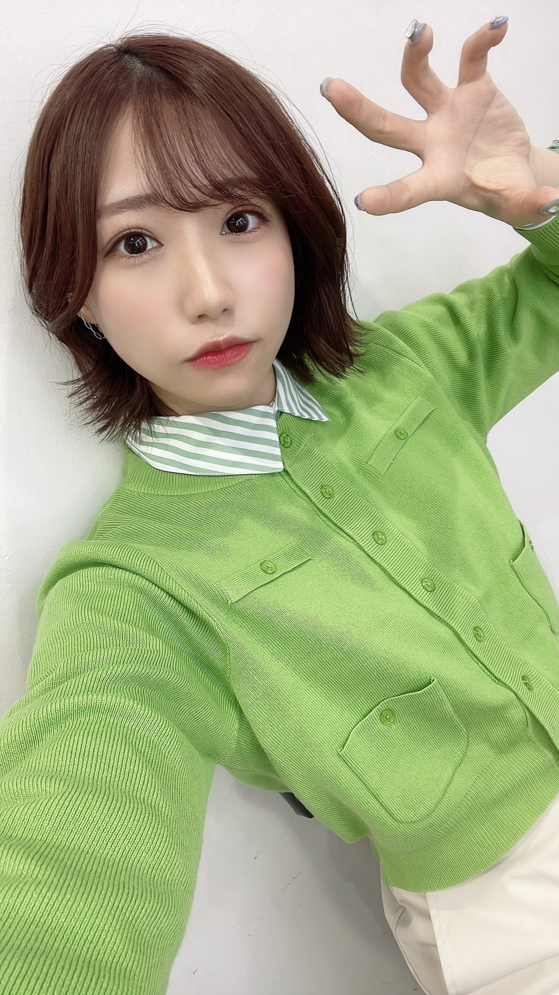 土屋李央 ちゃんりおスペースシップ タペストリー GhzXcuDboAAV77V.jpg:large