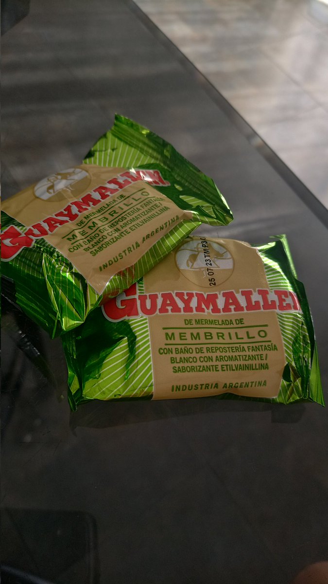 andrestempone's tweet photo. Soy el único que banca este alfajor?? https://t.co/eNswYH8MGo