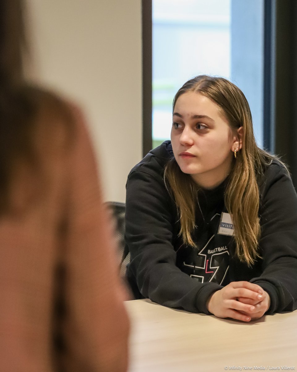 TP_A_A's tweet image. 𝑺𝒆𝒎𝒂𝒊𝒏𝒆 𝒕𝒉𝒆́𝒎𝒂𝒕𝒊𝒒𝒖𝒆, Jour 2

💼 Visite d'entreprises et découverte des métiers ce matin pour nos Académiciens : retour en images à Villeurbanne, pour la visite de @ciril_group !

Échanges sur les métiers de l'IT et visite du Data Center ! 

#TPAA