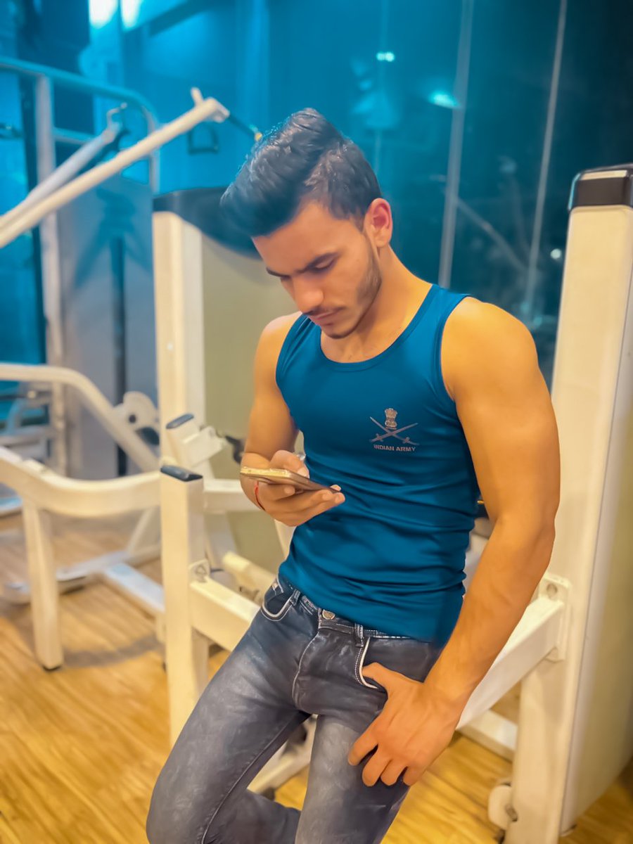 Vishalc_564's tweet image. Maturity is when you realise ki Paisa hi sab kuch nhi hota!
.
.
.
#vishalchoudhary564 #vishalchoudhary