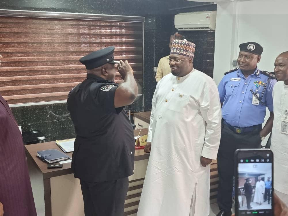 KpatubaMichael's tweet photo. SENATE MINORITY LEADER, @SenatorAduda SERVED  AS  SPECIAL GUEST AT THE DECORATION CEREMONY OF SENIOR POLICE OFFICERS AT FCT COMMAND.
ONE OF OUR OWN MATHEW CHIDAWA WAS ELEVATED FROM THE RANK OF SUPERINTENDENT OF POLICE (SP) TO ASSISTANT COMMISSIONER OF POLICE (ACP).
Congrats FCT. https://t.co/wofAWViUd1