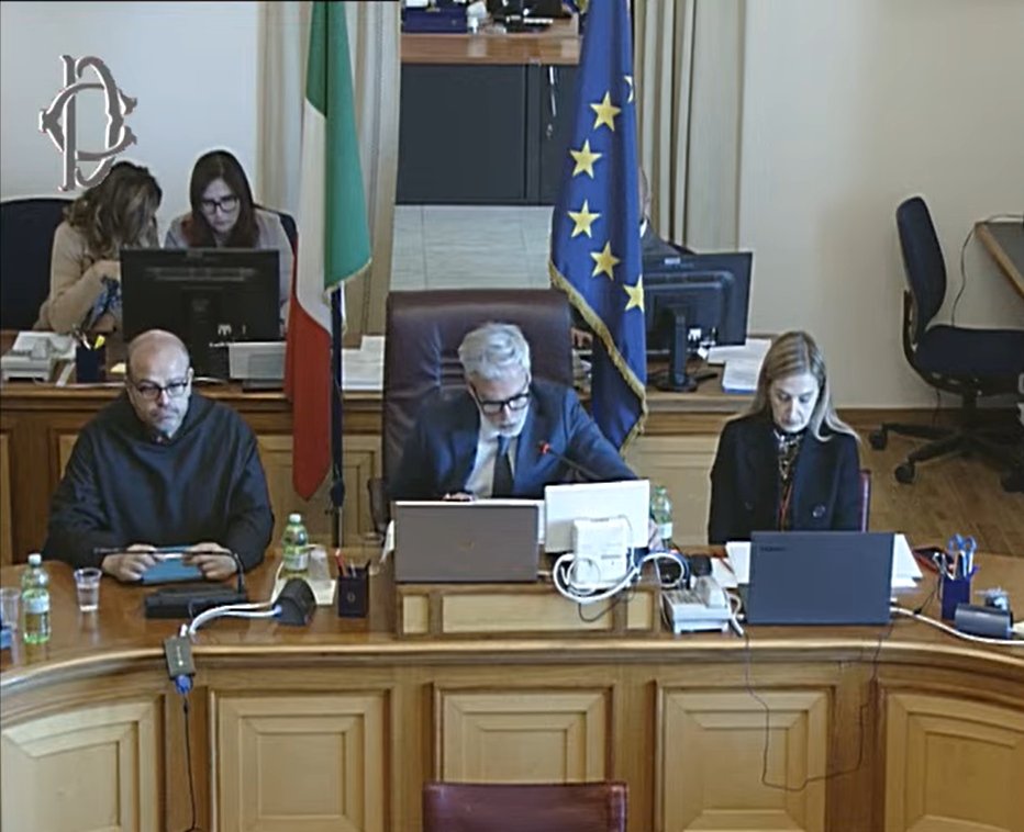 #Digitalizzazione e innovazione tecnologica: in Commissione #Cultura, audizioni di Padre <a href="/paolobenanti/">Paolo Benanti</a> - <a href="/UniGregoriana/">Pontificia Università Gregoriana</a> e di <a href="/SommellaRoberto/">Roberto Sommella</a> - <a href="/MilanoFinanza/">MilanoFinanza</a>. 
Diretta: bit.ly/Cultura120423 
#OpenCamera