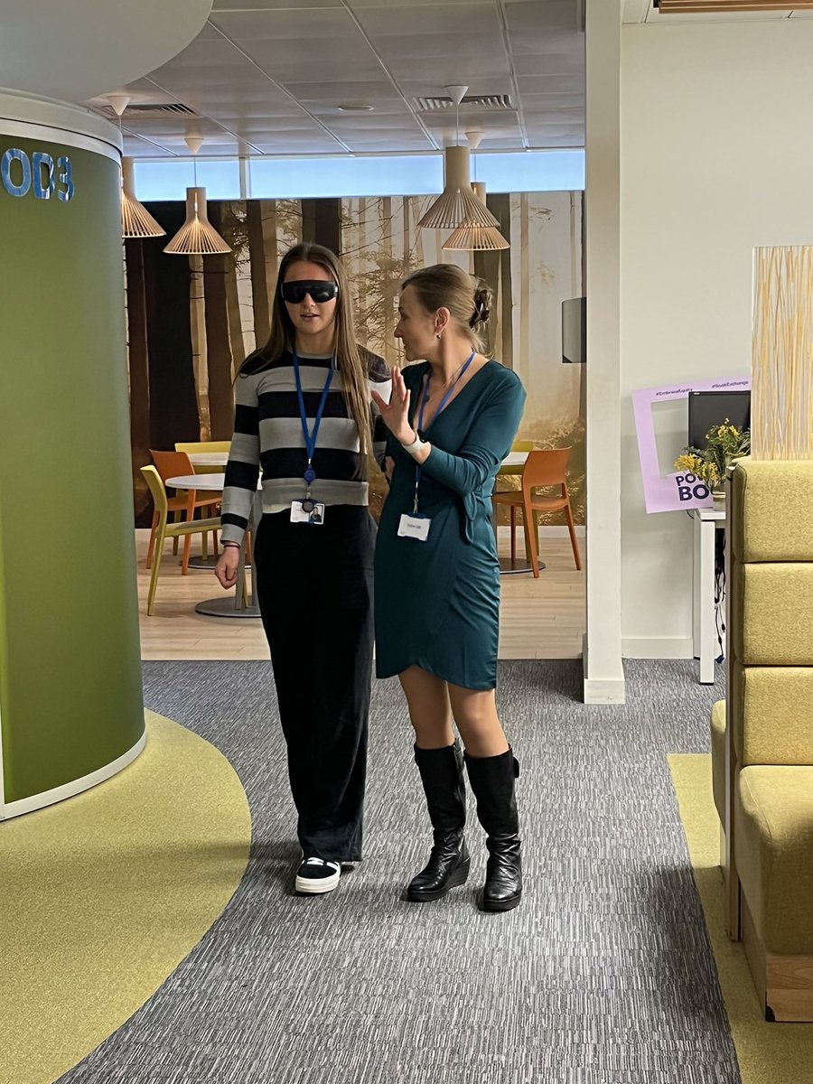 barton_kell's tweet photo. Today Greater Manchester @SLCouncils have been to @Barclays in #Manchester delivering a #VisualImpairment awareness session.
We talked about how staff could best support #blind &
#PartiallySighted colleagues & customers & they had a go at sighted guiding & wearing sim specs https://t.co/fgnMnyIPxz