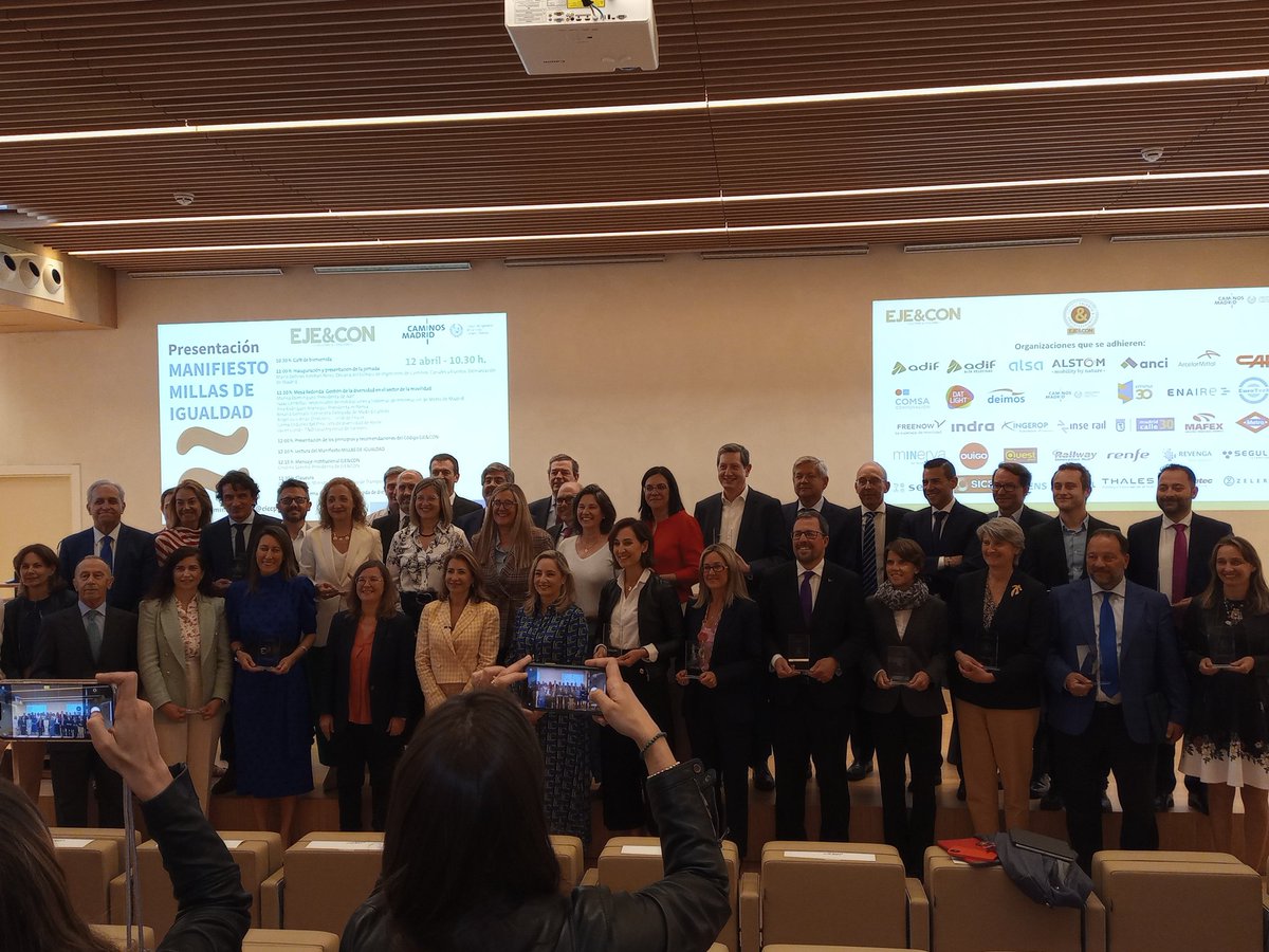 RevengaIng's tweet photo. Firmamos la Adhesión al Manifiesto por la #Igualdad de Oportunidades en el Sector de la #Movilidad en un acto que ha tenido lugar en @caminosmadrid, organizado por @AsocEyC y clausurado por la Ministra @raquelsjimenez @mitmagob
Manifestando nuestro compromiso con la #DEII #ODS5 https://t.co/vxCUXIz5ly