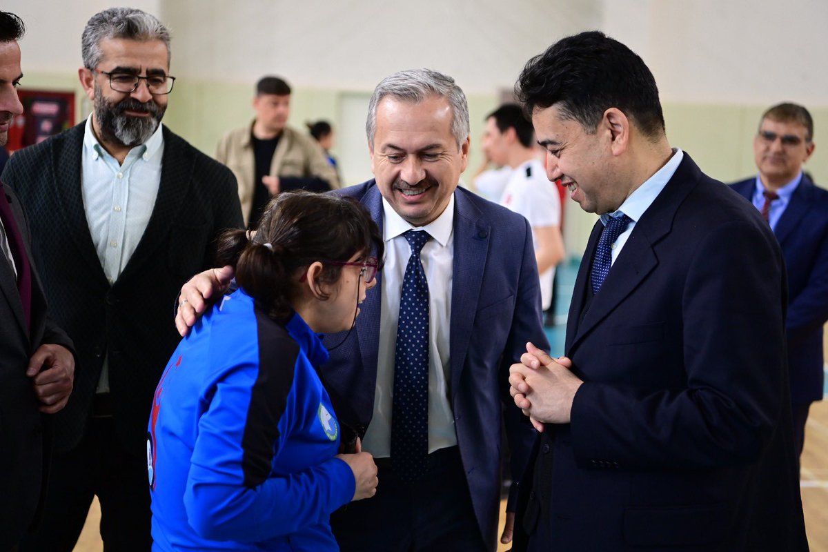 TCSinopValiligi's tweet photo. 🍀Özel Bireylerimizin Özel Günü 
🍀Mutlu Çarşamba

📌Vali Vekili Abdullah Şahin, Sinop’ta Özelim Projesi kapsamında özel bireylerimize spor, sosyal ve kültürel etkinliklerde eşlik ederek, mutluluklarına ortak oldu. 

#Sinop’taÖzelim

@gsb_sinop 
@sinopashb https://t.co/q4urk5ofBi