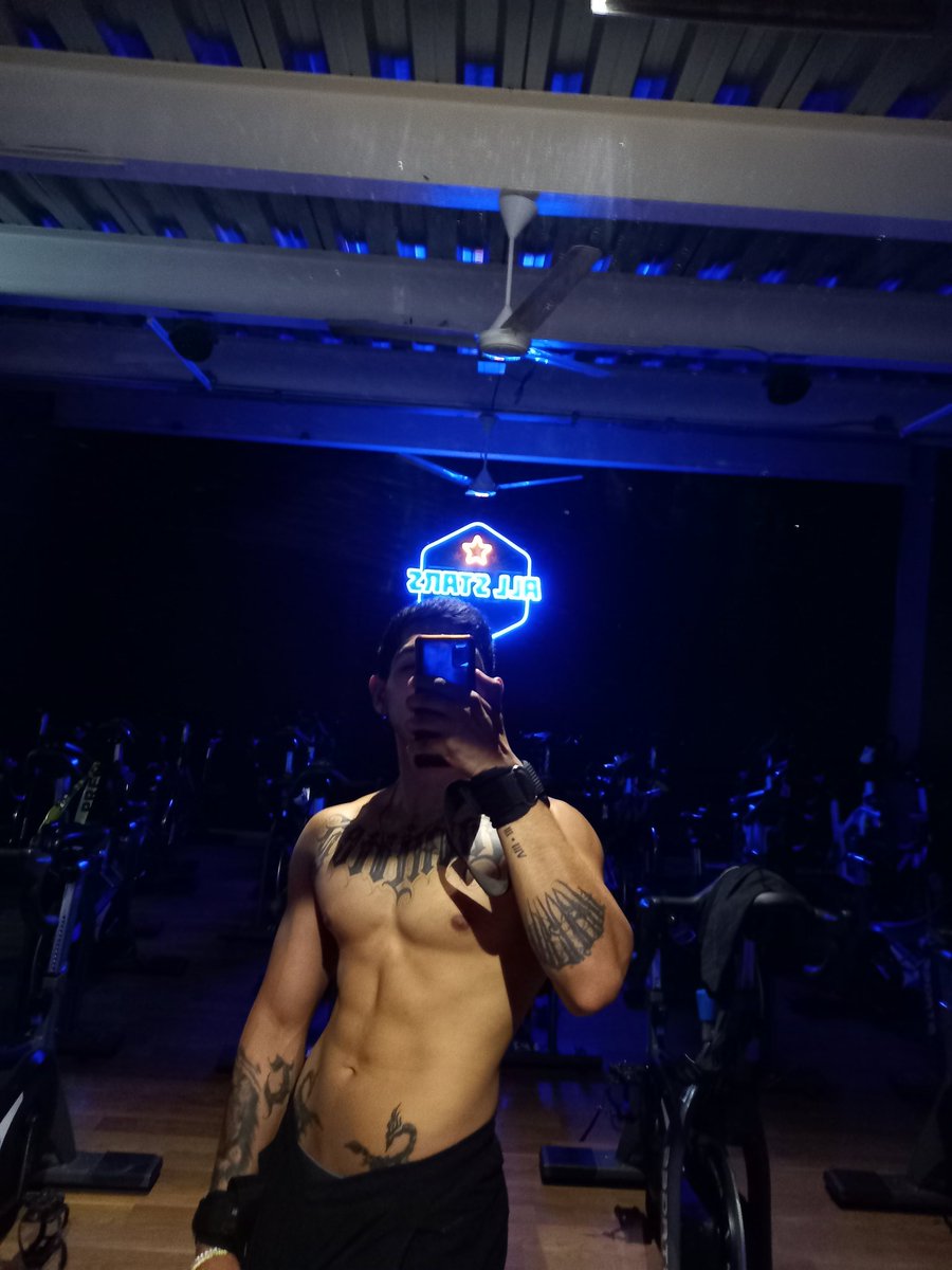ramirezdan99's tweet photo. Después de tanto tiempo estamos de regreso con el grupo de telegram y la venta de contenido🔞 sin censura 🔥 inf por dm😇 https://t.co/yR0kvwfX7T