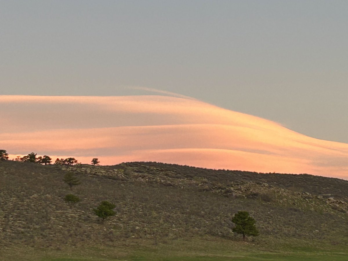 Some interesting sculpted clouds this morning. #LovelandColorado #cowx