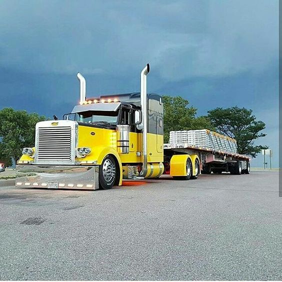 Not your average colors on this big rig! #Trucking #TruckingDepot #Truckers