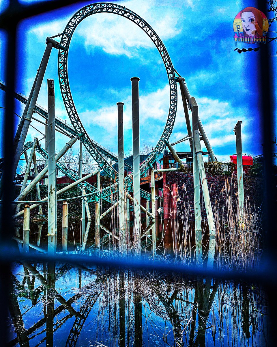theeiconicgeek's tweet photo. It felt really odd not seeing #colossus zoom around the #track Even though I know its getting a #retrack it made it feel like it was being dismantled with the missing pieces. 😂💜 Looking forward to getting back on it soon.

@THORPEPARK @MerlinapUK https://t.co/TVQuFwQhK9