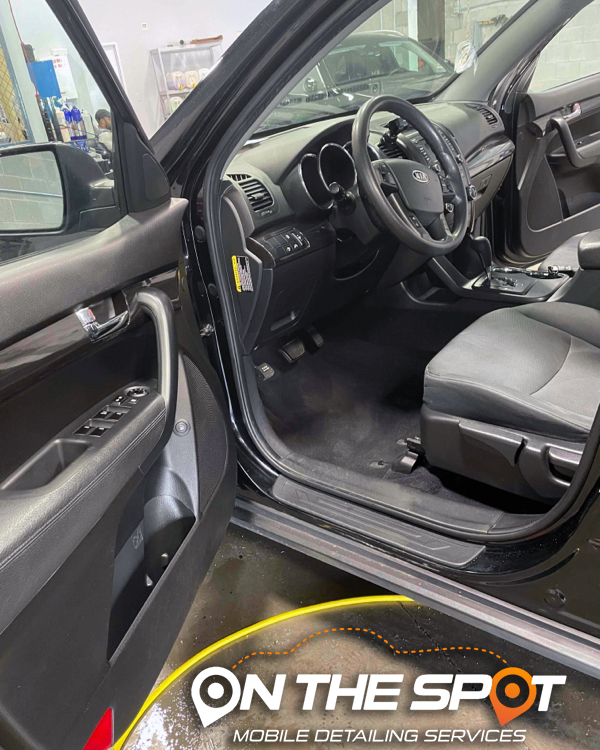 OnSpotDetailing's tweet image. You'd be surprised at what can be accomplished in an hour or two 🤩 Come find out for yourself! #5StarDetail #CustomizablePackages #OnTheSpot #InTheDetails
OnSpotDetailing.com | 833-888-1173