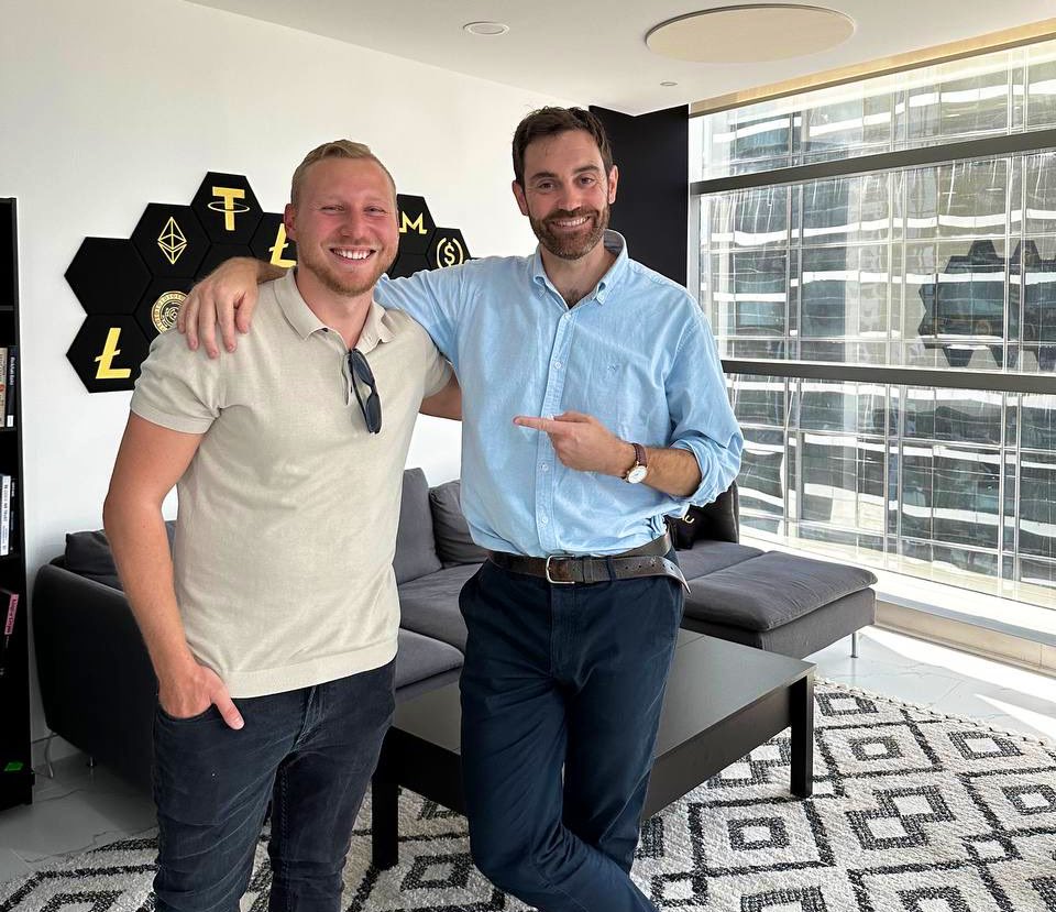 Cryptocito's tweet photo. From watching @Coinbureau over the years to being invited to his office.

It‘s been a great honor ser 🫡 https://t.co/JApq4Wd6pP