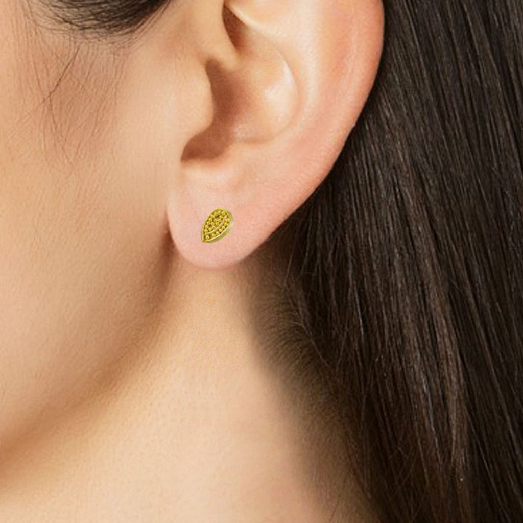Tiny leaf studs 22K #granulation #leafearrings #tinystuds #22K #highkaratgold #postearrings #ancientinspiration #ancienttechniques #studearrings #goldsmith #handfabricatedjewelry #uniqueearrings