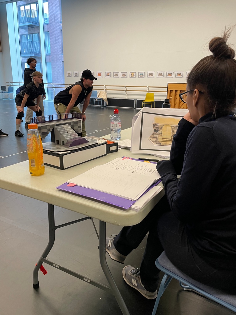 haynes_52stacey's tweet photo. Team work: Tim Firth Writer, Aaron Renfree, Choreographer and Me!
#takethat #greatestdays #greatestdaysmusical #westendshow #director #ukdirector #londondirector #theatrelife #directorlife #choregrapherlife#westend #westendshow #rehearsaltime #aaronrenfree #timfirth https://t.co/vs2gHKhLVs