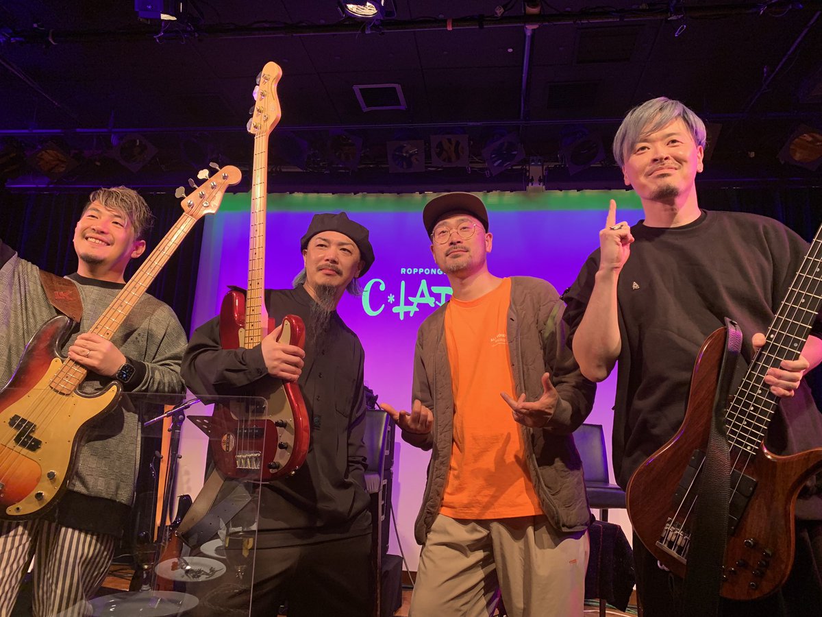 HIBISCUSMK's tweet photo. TYH BASS TRIO🎪六本木CLAPS
今回も3人のプレイがすごくってそこにヒューマンビートボックスAFRAさんとのコラボがめちゃハマってたなあ☺️🎵
またTYHAでやってほしいしいつか音源化してほしいーっ😆‼️
#TYH
#TYHA
#TYHBASSTRIO https://t.co/mDWQuxrnwY