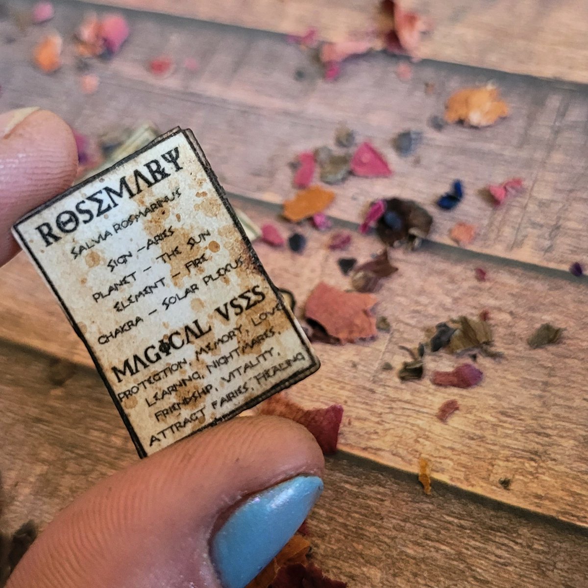 Calleenscrafts's tweet image. etsy.com/shop/handmadef… 

#etsy #minature #fairytale #scalemodels #fantasy #potions