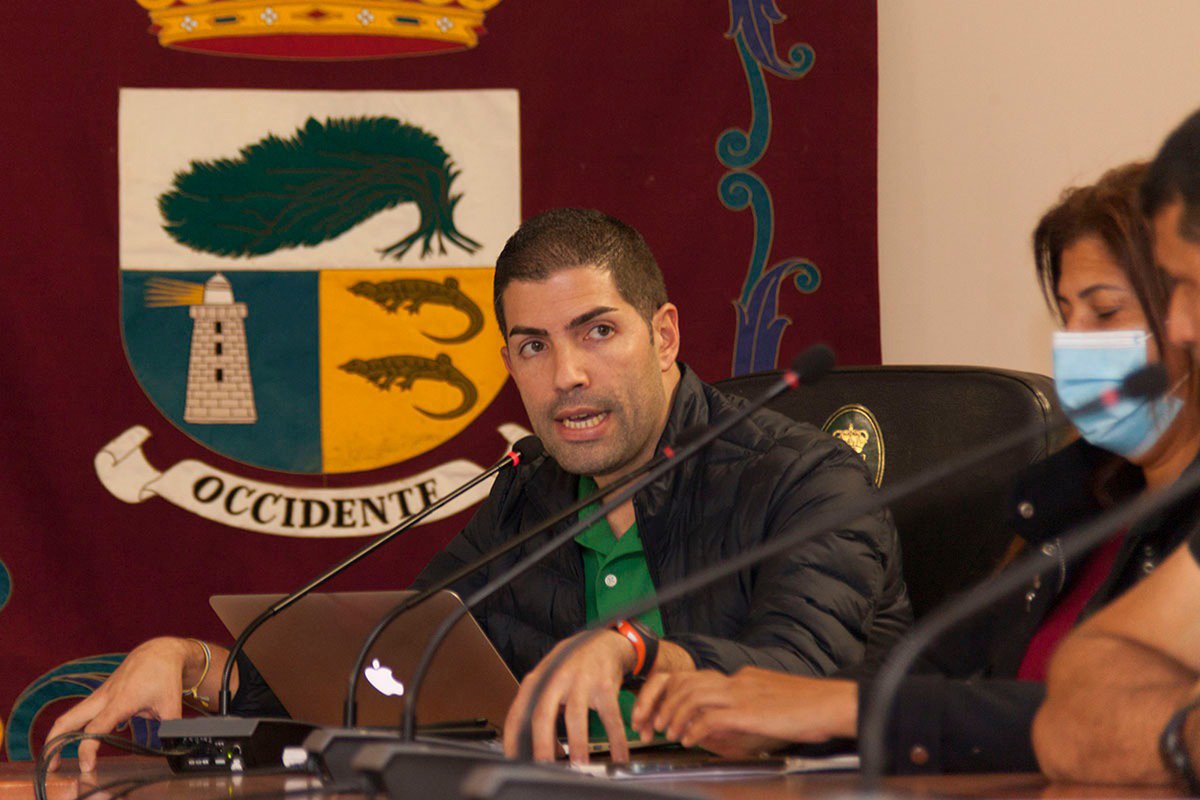 📡Opinión #ElHierro por Por Pablo Rguez Cejas

📝Diez minutos de excusas para cuatro años de parálisis.

👉goo.su/PRPs👈