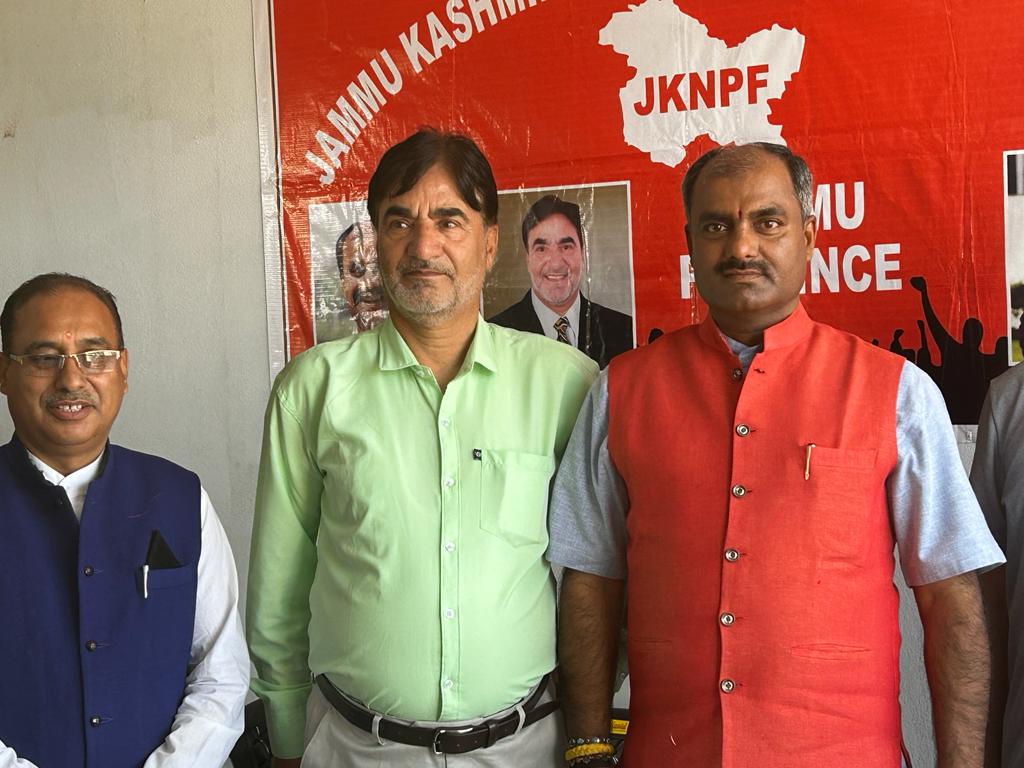 jknpfofficial's tweet photo. Inaugurated JKNPF office at Residency Road, Jammu.

#JKNPF #JammuandKashmirNationalistPeoplesFront https://t.co/NgIhVi3fqh
